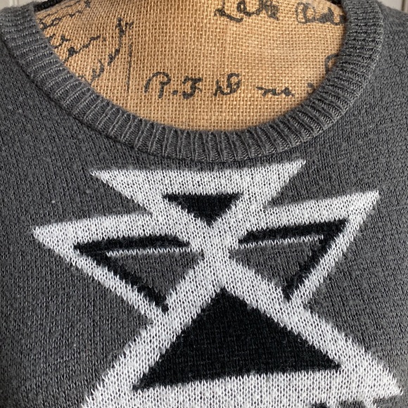 Gray Aztec Designed Sweater - Picture 4 of 6